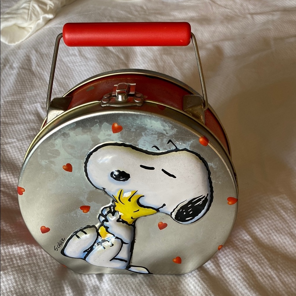 Snoopy and Woodstock Round Metal Lunchbox